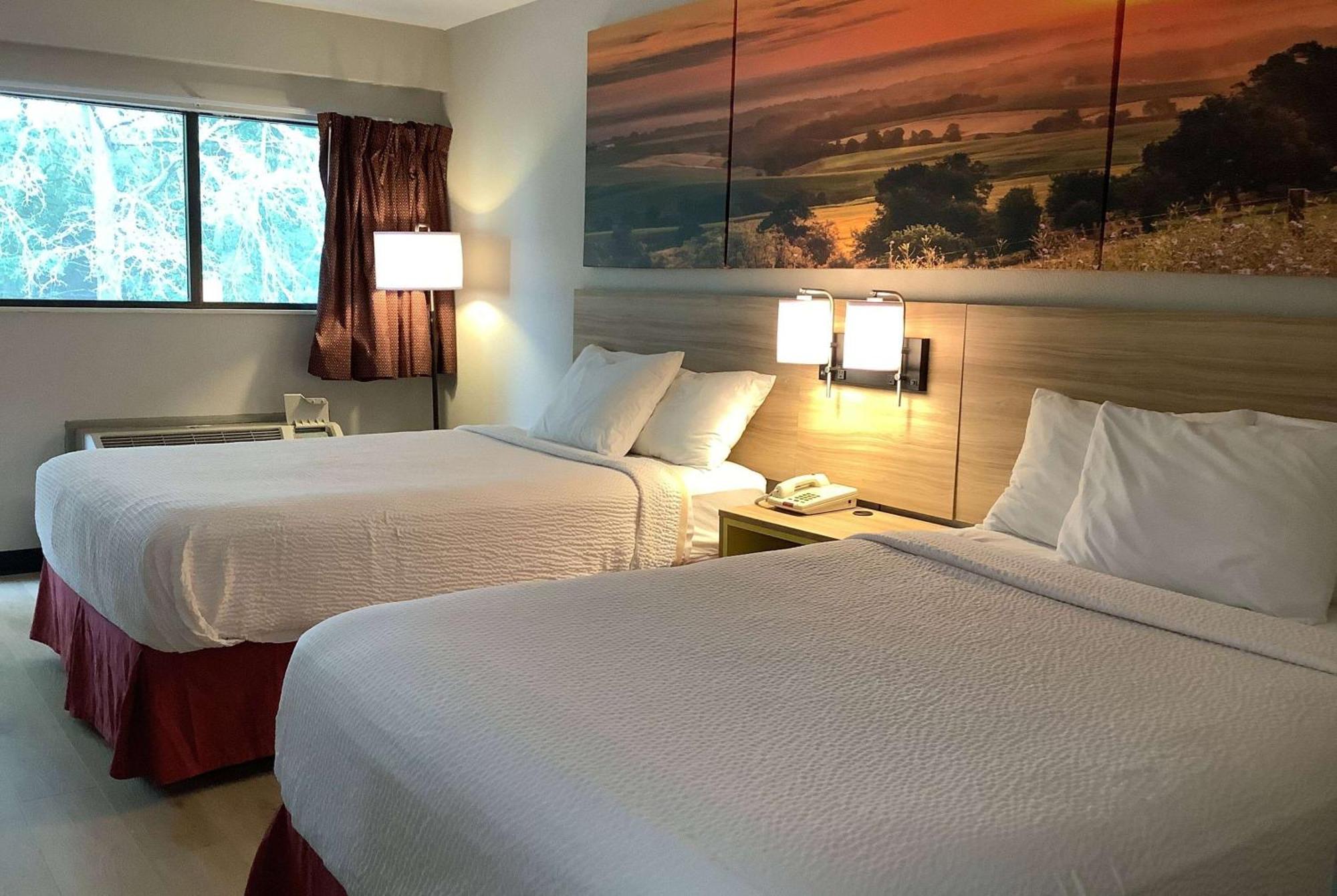 Days Inn By Wyndham Kingdom City Экстерьер фото