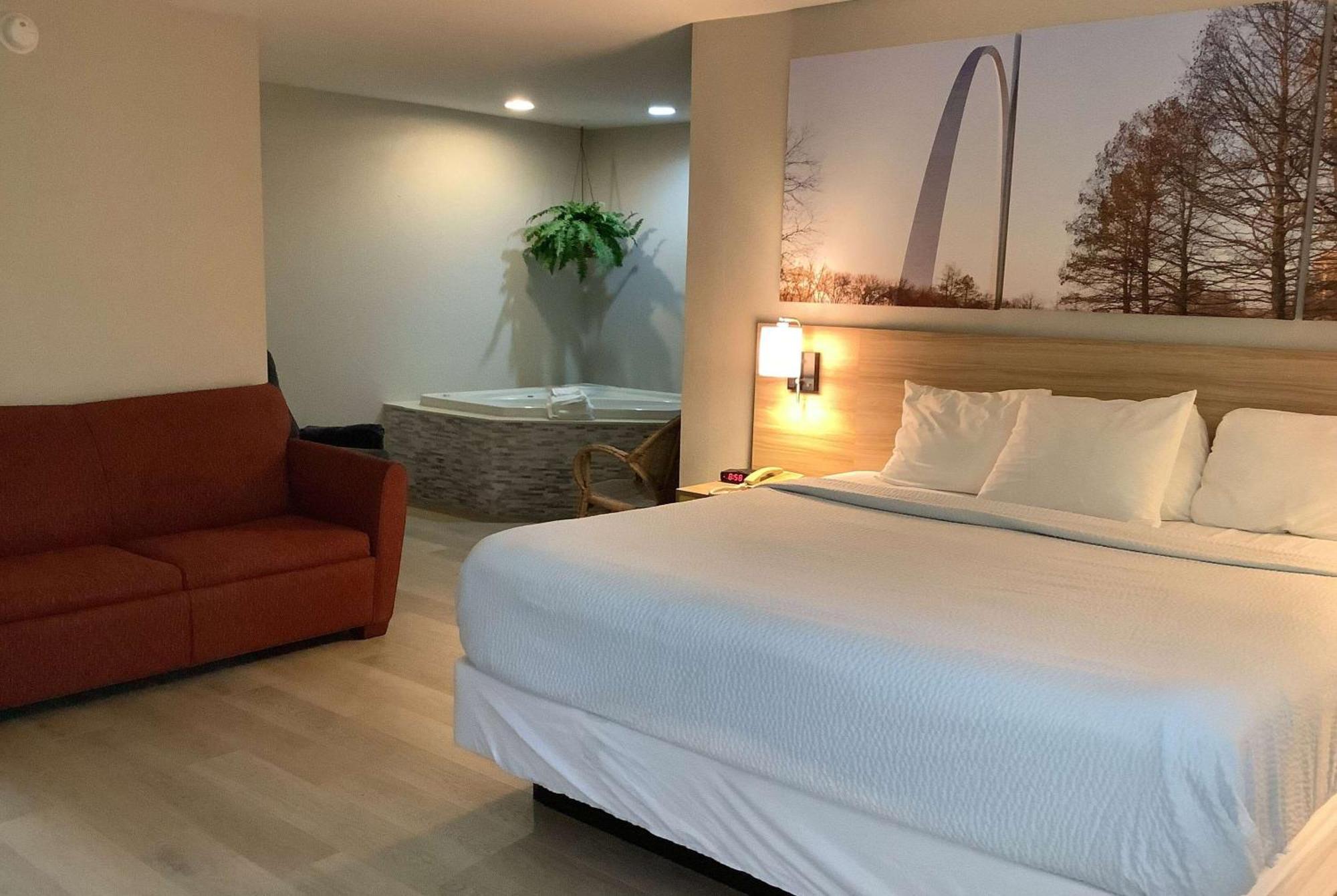 Days Inn By Wyndham Kingdom City Экстерьер фото